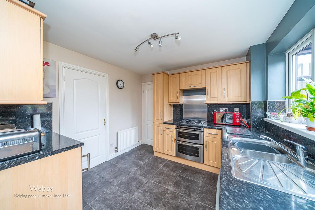 Property photo 3 of 22 © Webbs Estate Agents © (74 Of 149).Jpg