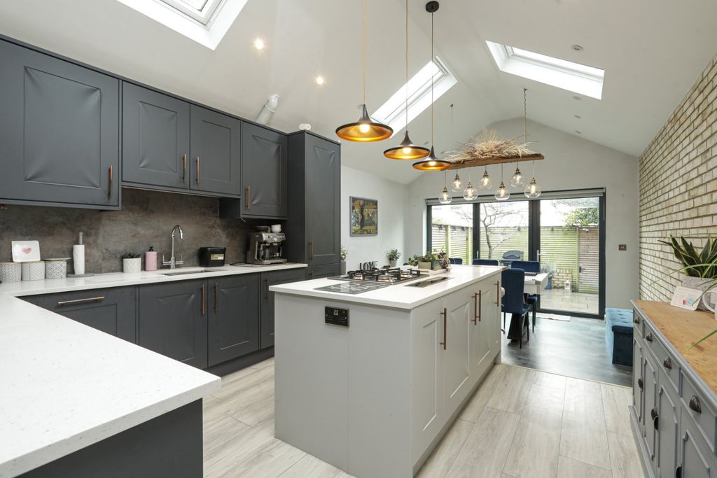 Property photo 2 of 23 Picture 2