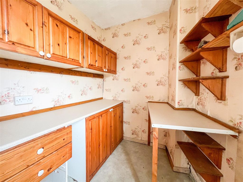 Property photo 2 of 15 Kitchen