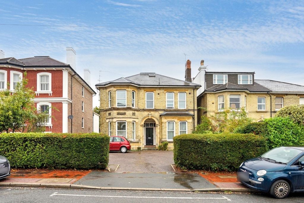 Property photo 1 of 20 Flat C, 57 Queens Road, Tunbridge Wells, Kent Tn4 9Na