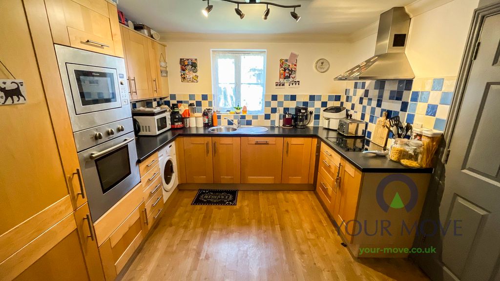 Property photo 3 of 13 Kitchen Area