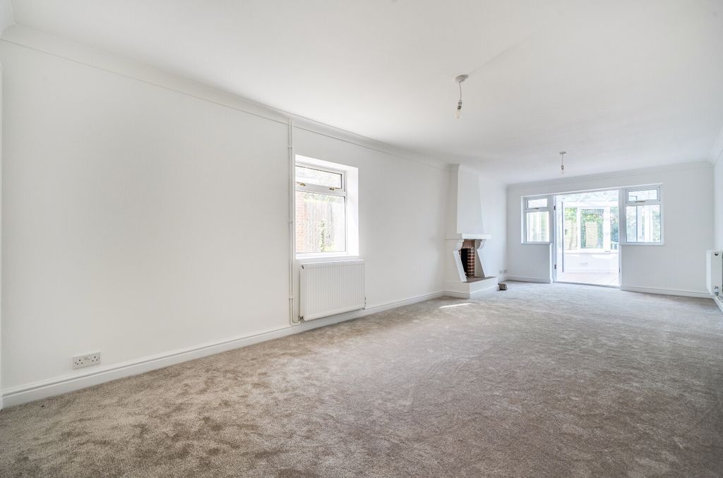 Property photo 3 of 21 1470067-15-6A19d0...