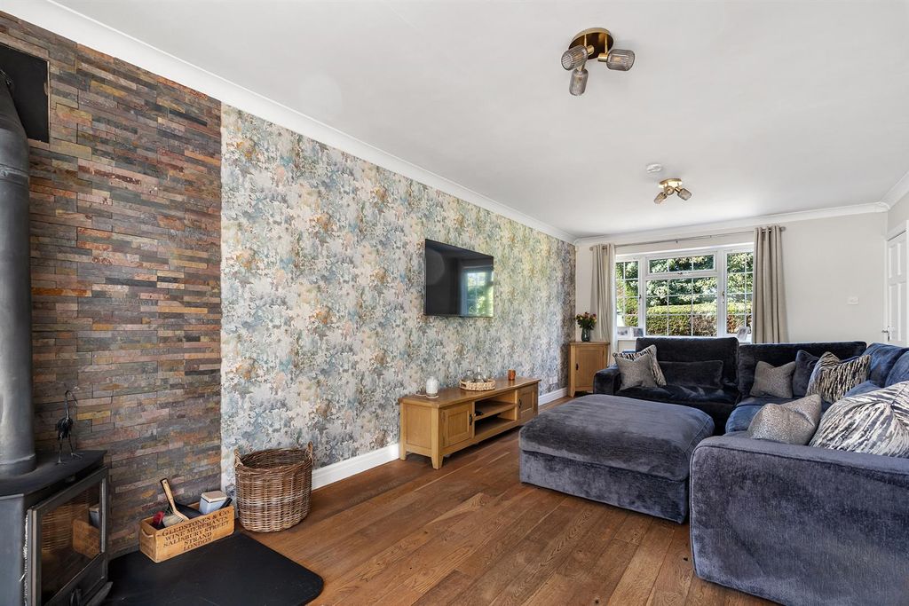 Property photo 3 of 36