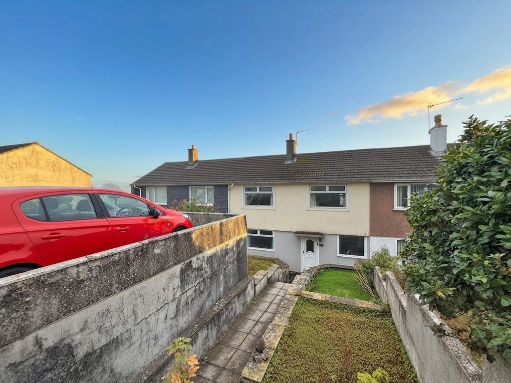Property photo 1 of 20 Southway Drive 214 - Front.Jpg