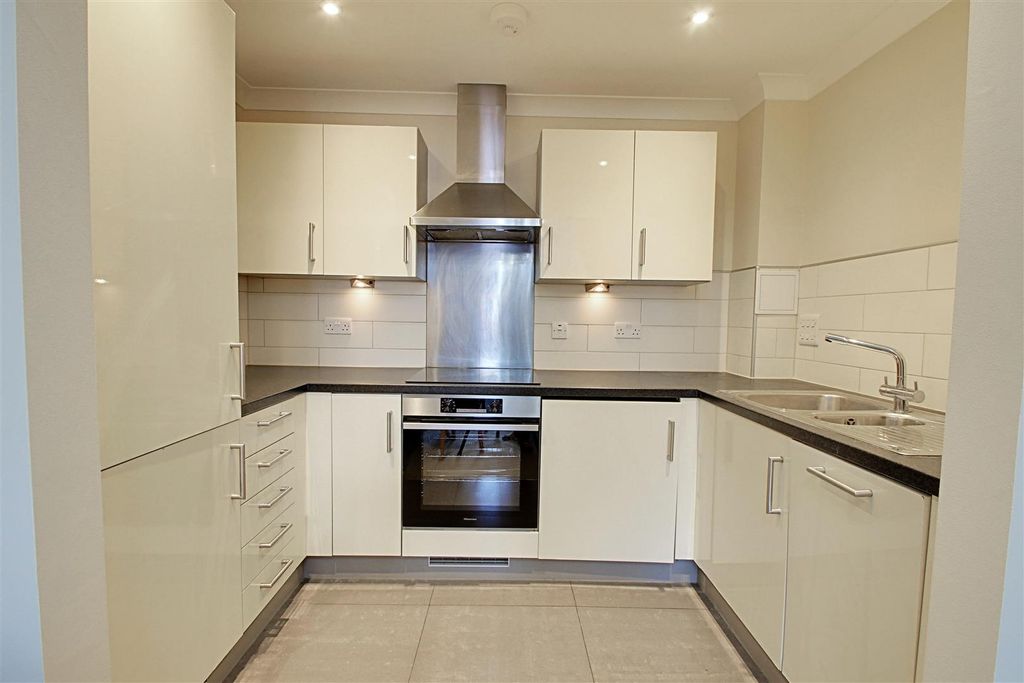 Property photo 2 of 14 Kitchen.Jpg
