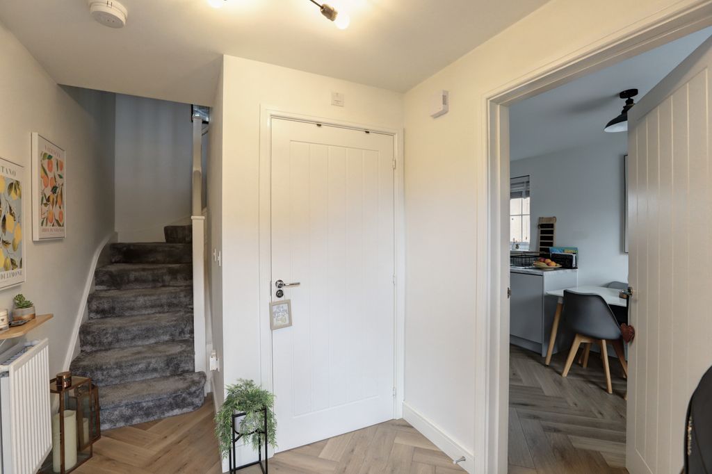 Property photo 2 of 20 Hallway