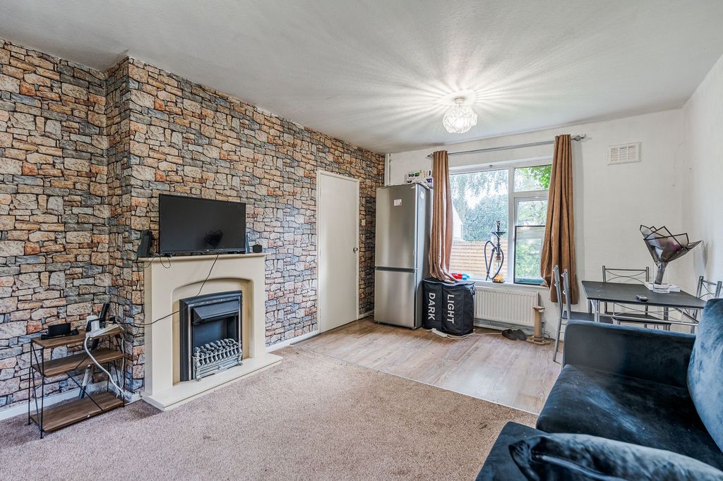 Property photo 3 of 13