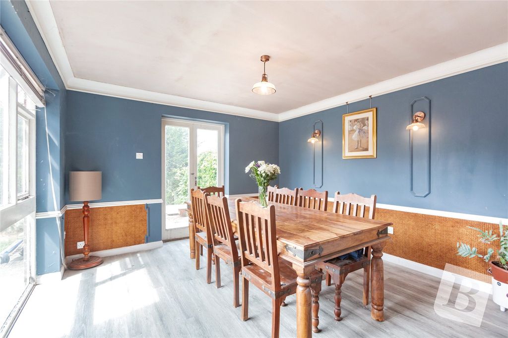 Property photo 3 of 18 Dining Room