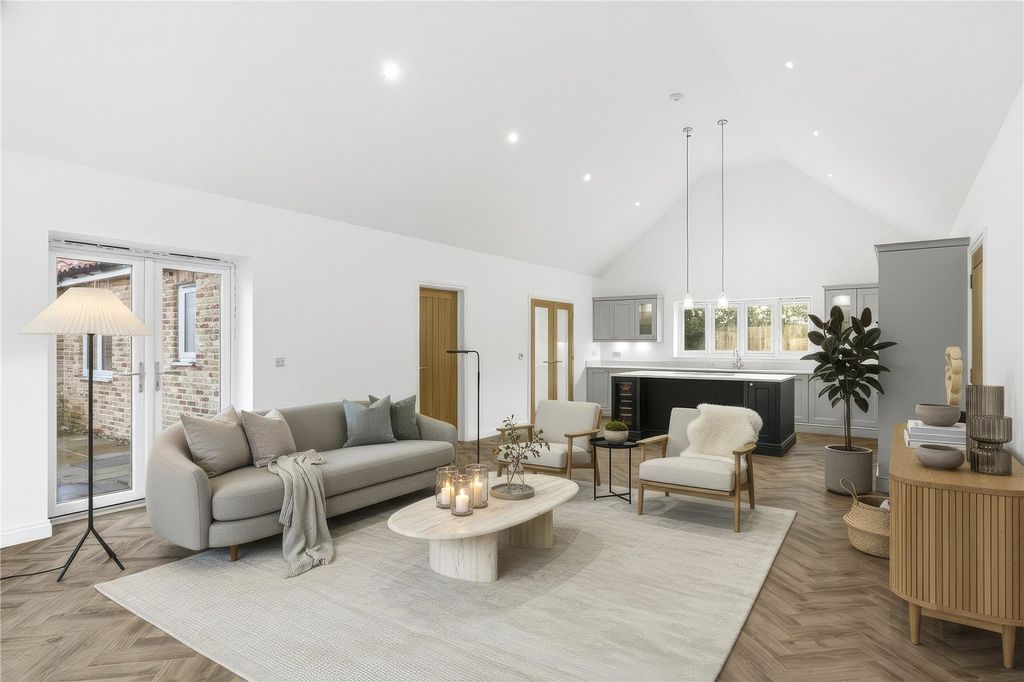 Property photo 2 of 28 Picture No. 04