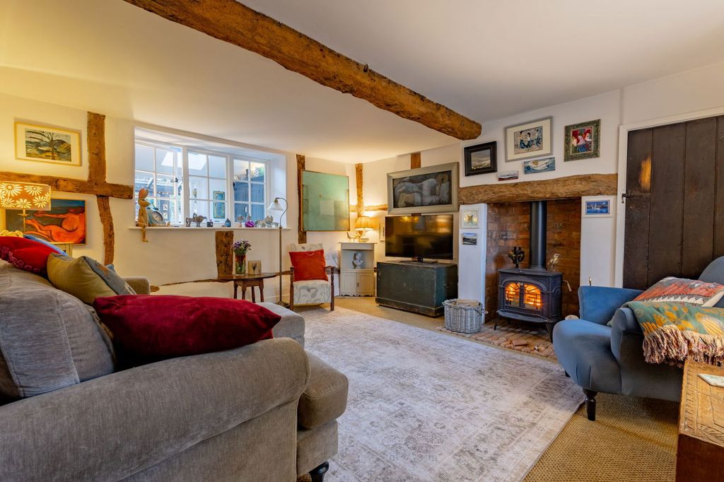 Property photo 2 of 37