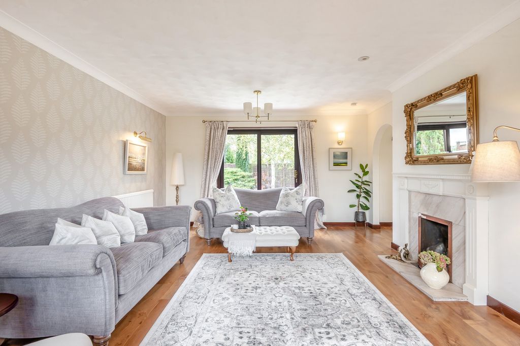 Property photo 3 of 27