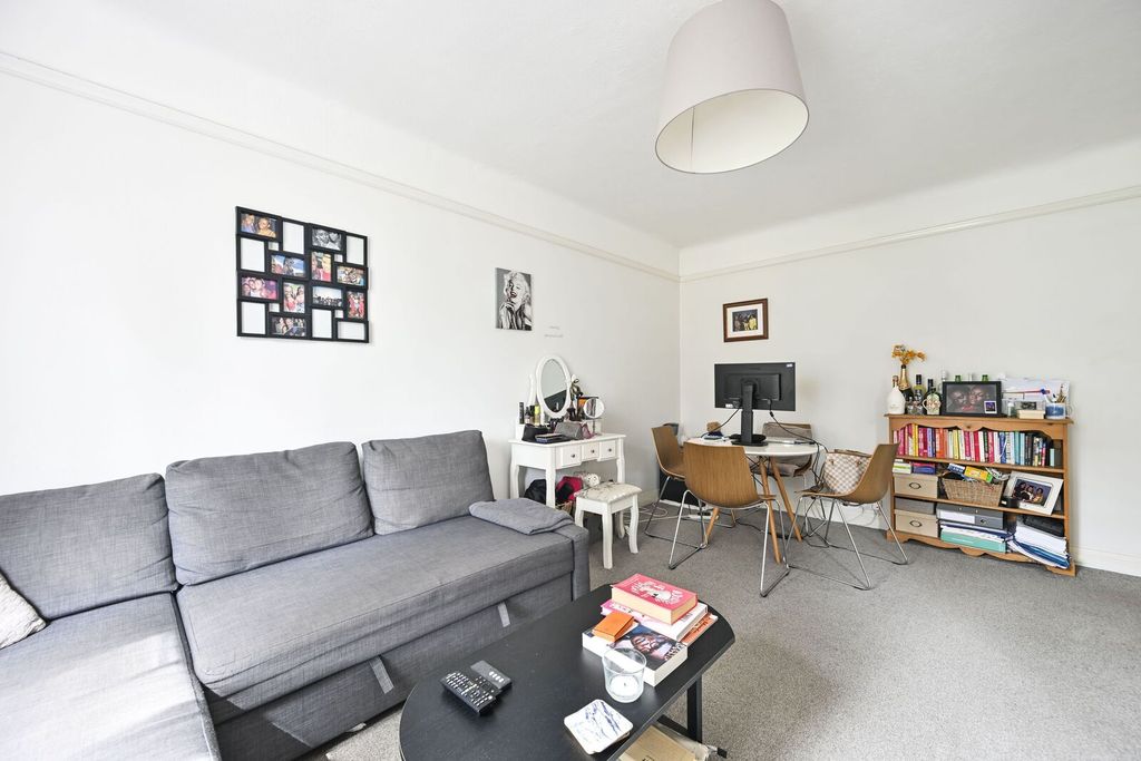 Property photo 3 of 7