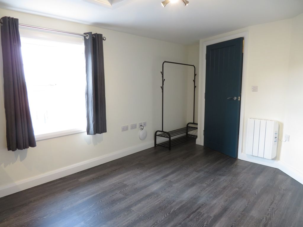 Property photo 3 of 6