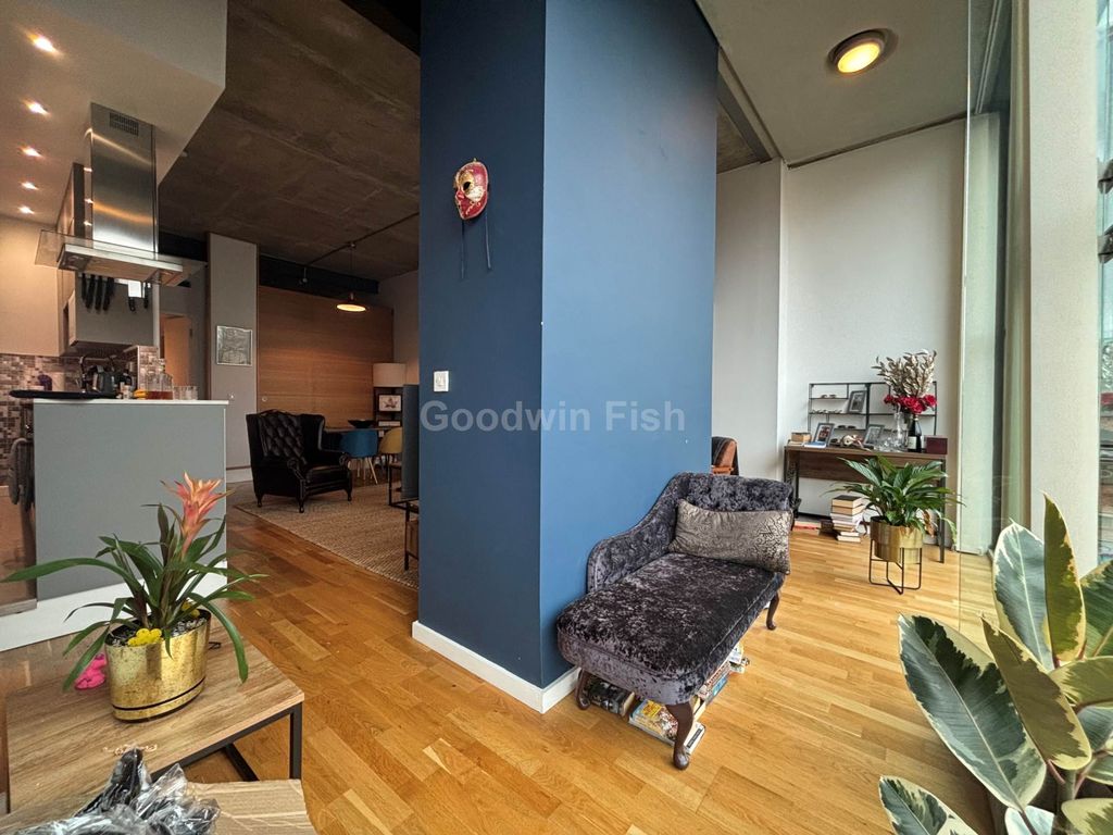 Property photo 3 of 18