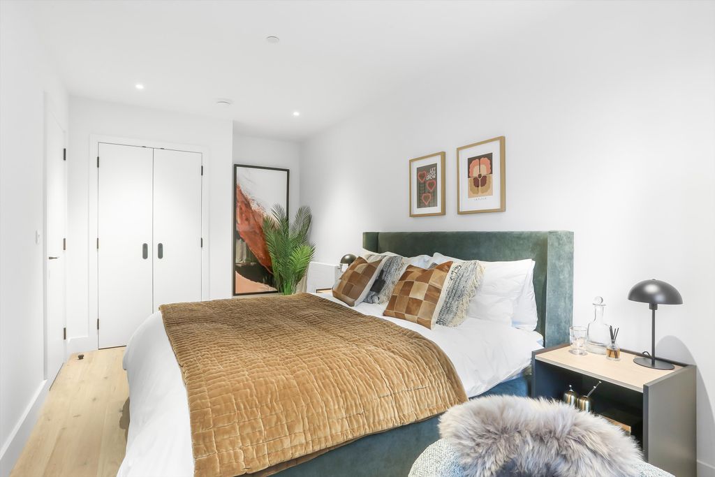 Property photo 2 of 19 Image