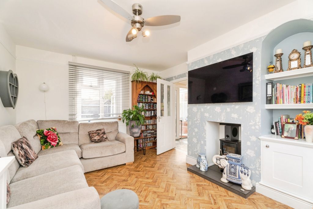 Property photo 2 of 25 Pbox-Img.Jpg