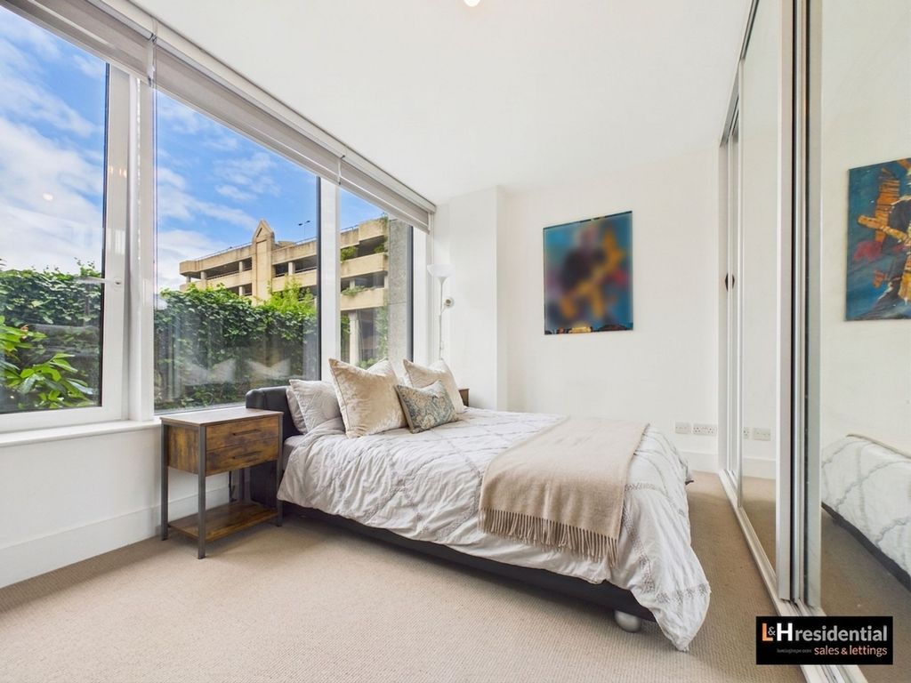 Property photo 2 of 6