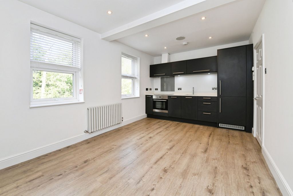 Property photo 2 of 15 Internal