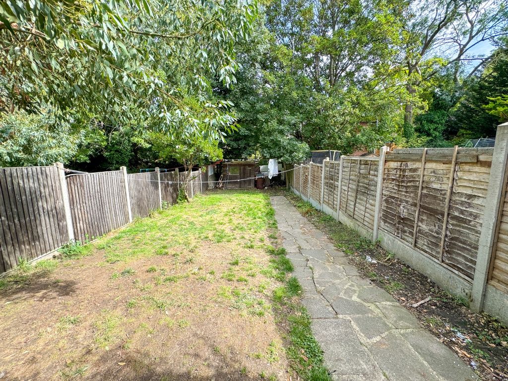 Property photo 3 of 16 4498983