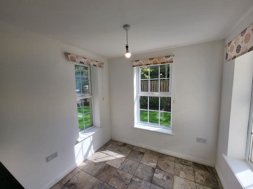 Property photo 3 of 16 Image