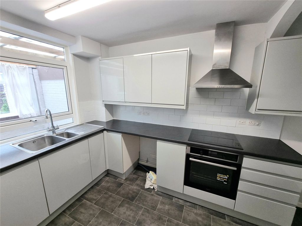Property photo 2 of 11 Picture No. 23