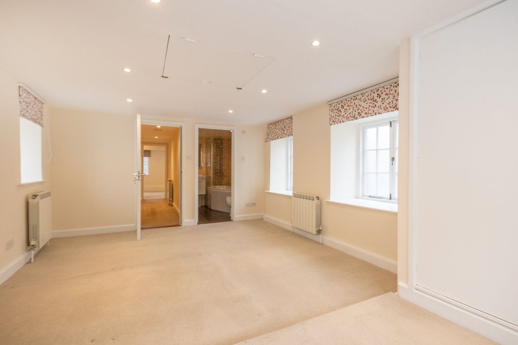 Property photo 3 of 17 Picture No. 23