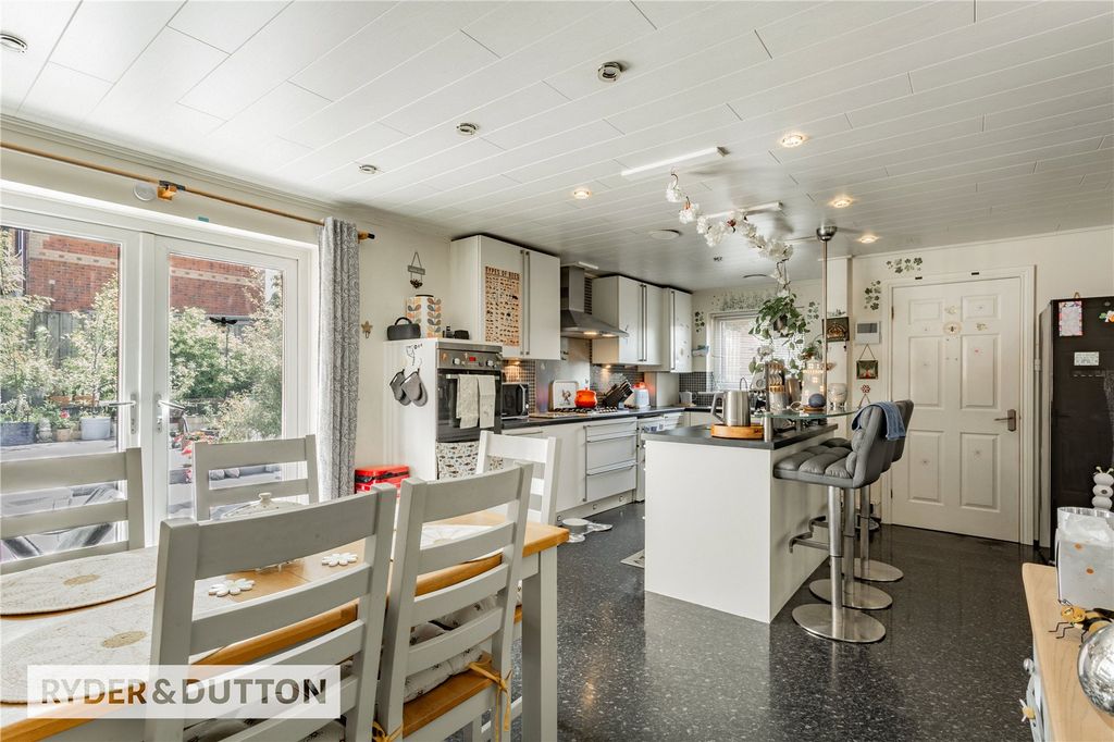 Property photo 3 of 19 Kitchen Diner