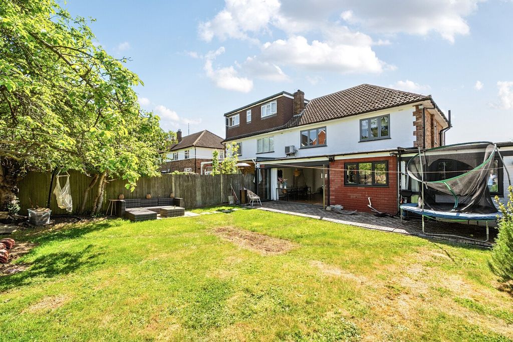 Property photo 2 of 19 Picture No. 12