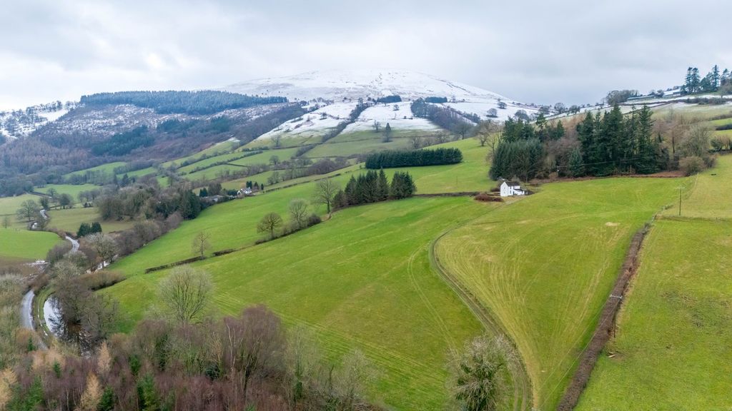 Property photo 2 of 21