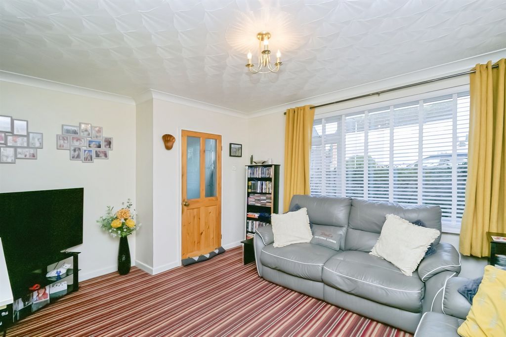 Property photo 3 of 25