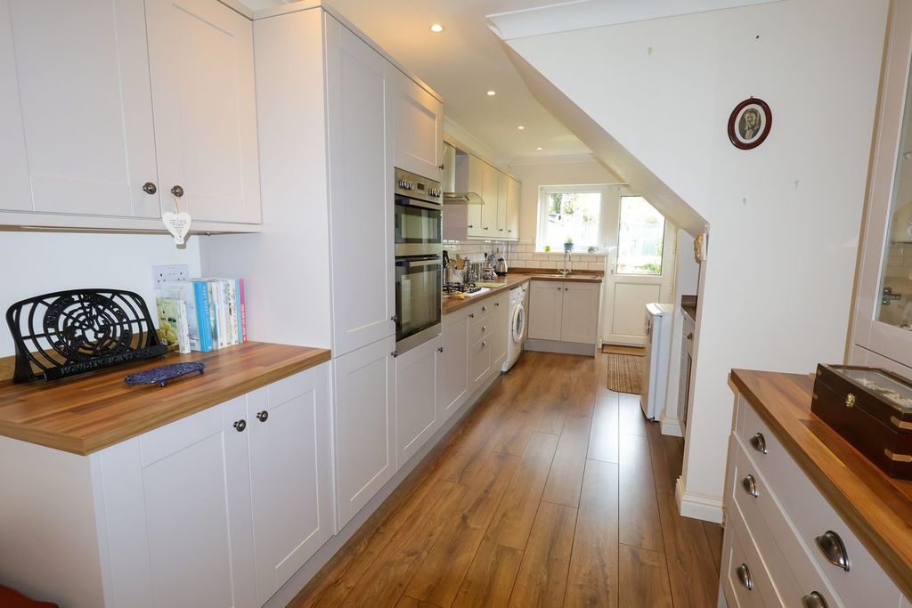 Property photo 2 of 16
