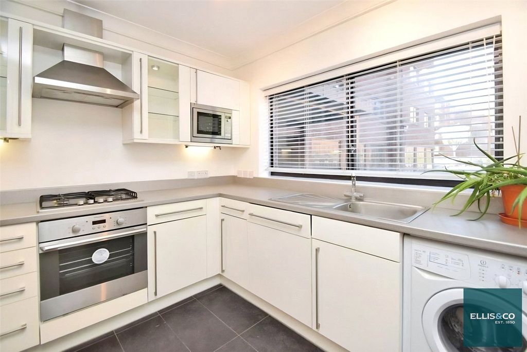 Property photo 2 of 8 Picture No. 05