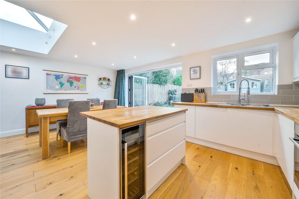 Property photo 3 of 22 Bi-Fold Doors