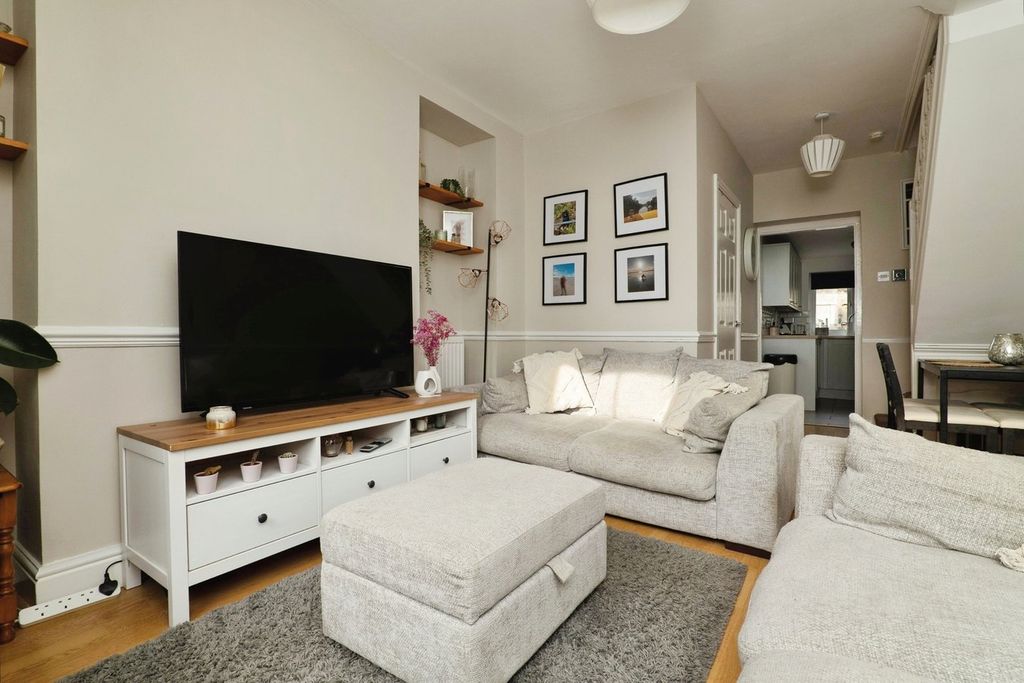 Property photo 3 of 13