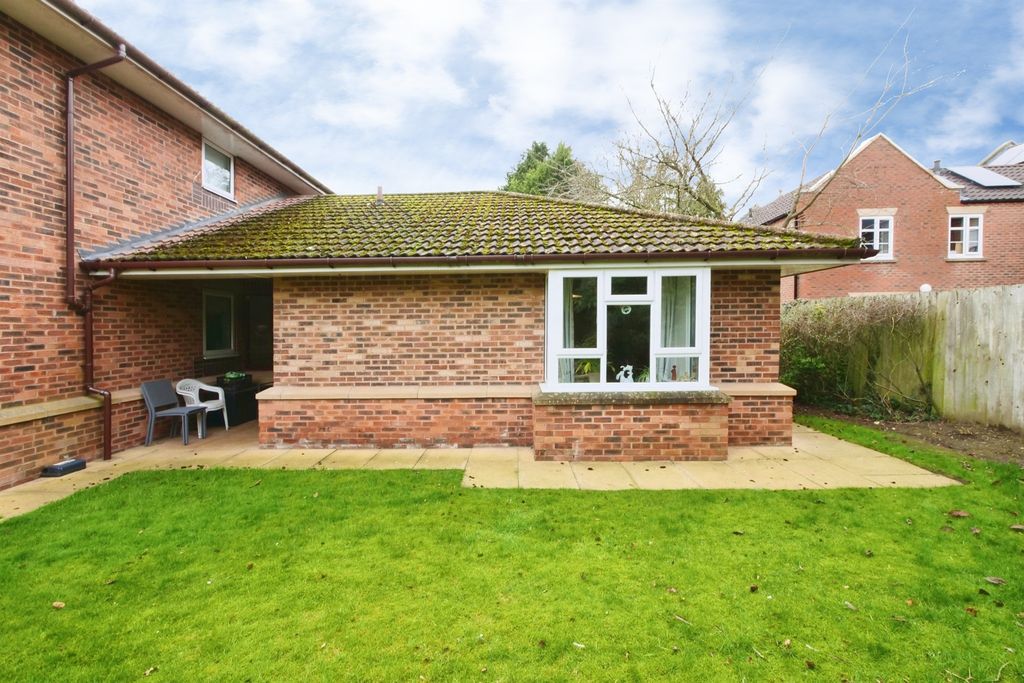 Property photo 1 of 16