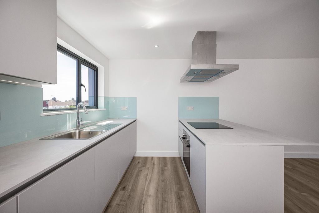 Property photo 3 of 9 3773412