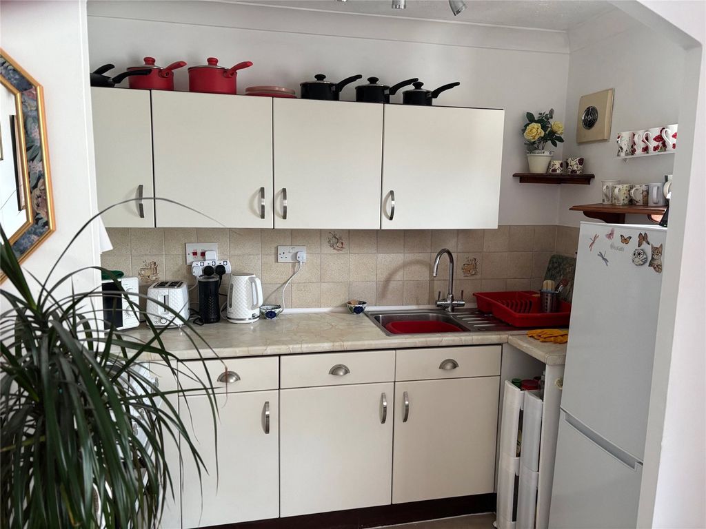 Property photo 3 of 16 Kitchen