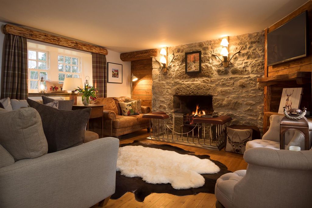 Property photo 2 of 27 Croftmaquin Low Rez-3.Jpg