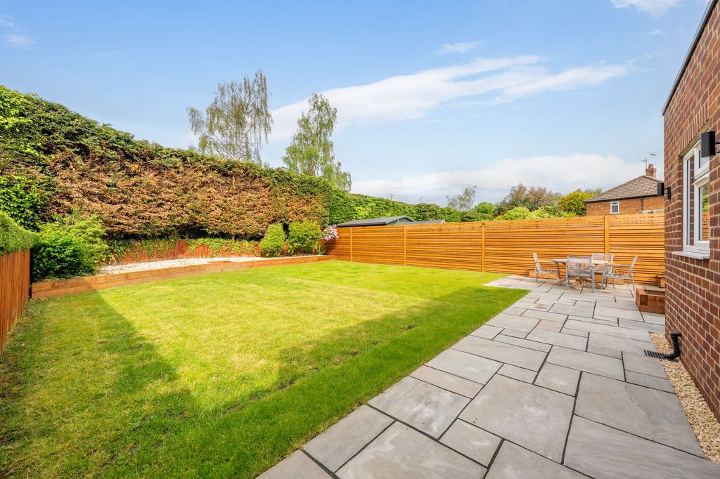 Property photo 3 of 33