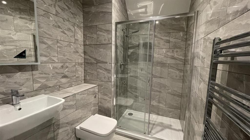 Property photo 2 of 4 Bathroom