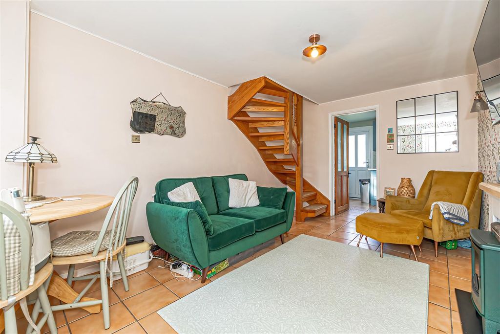 Property photo 2 of 11