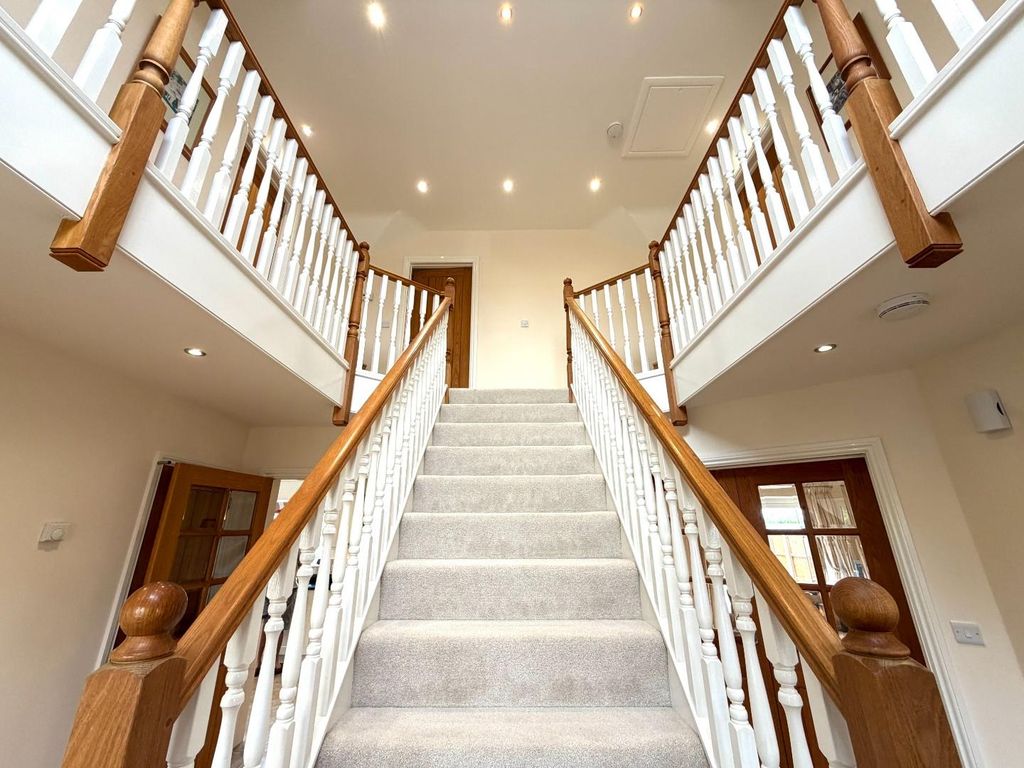 Property photo 2 of 28 Entrance Hall.Jpg