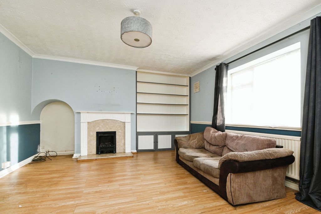 Property photo 3 of 17 Photography