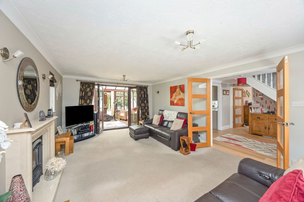 Property photo 3 of 26