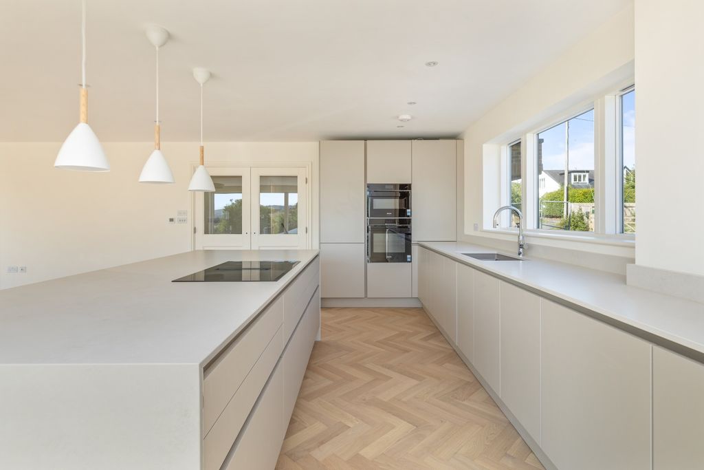 Property photo 2 of 12 4211783