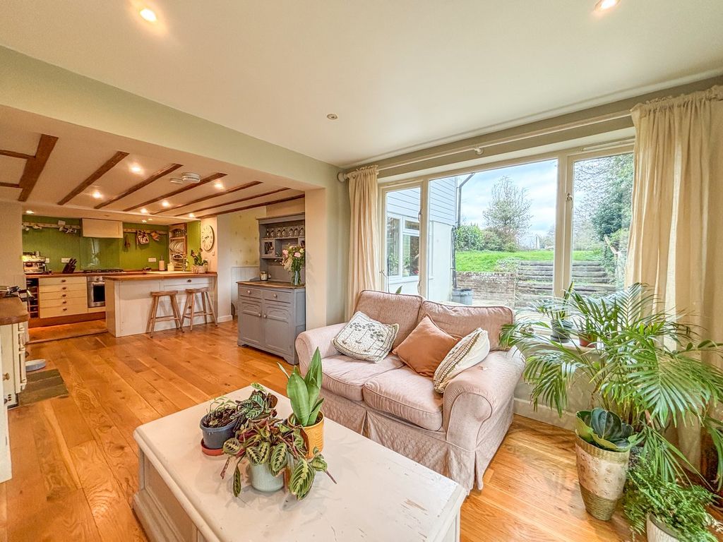 Property photo 2 of 37