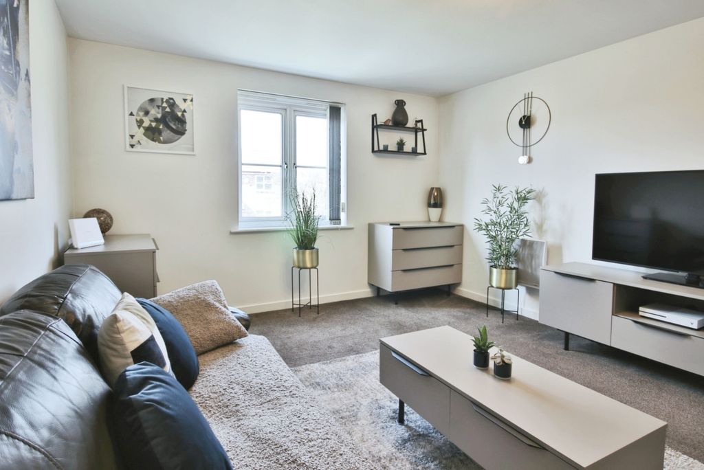Property photo 3 of 21 4018637