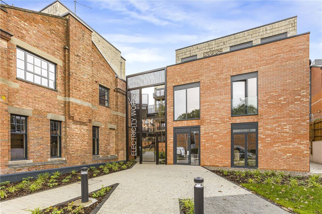 Property photo 1 of 7 External