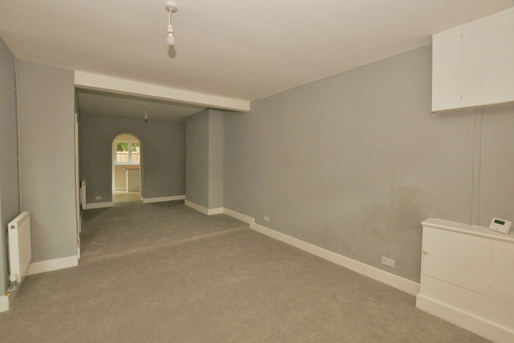 Property photo 2 of 16 Photo