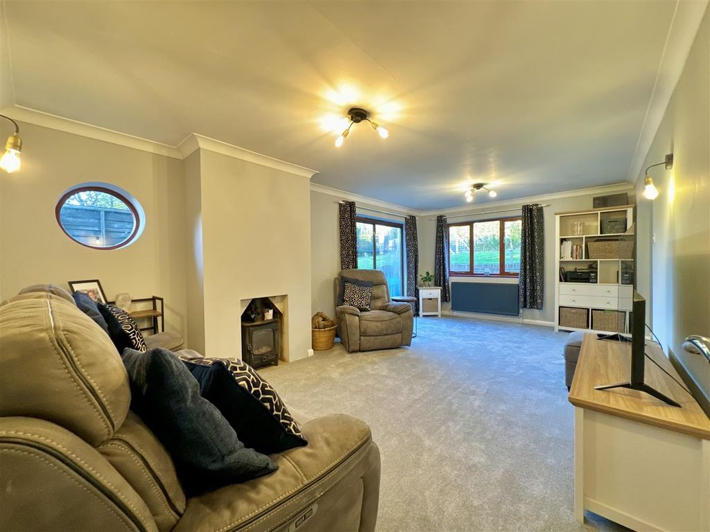 Property photo 3 of 42